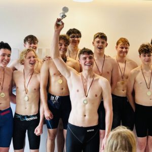 Uraltrekord über 4 x 100 m Freistil nach 29 Jahren durch die Wasserfreunde